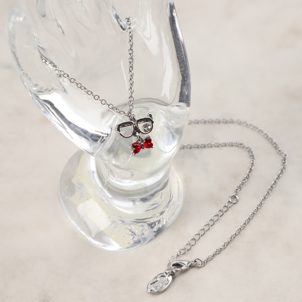 conanplaza's tweet photo. 【あべのハルカス近鉄本店会場】7月24日(金)～11月29日(日)

💎おすすめ商品💎
✴︎イヤリング型携帯電話 イヤリング（2,530円）
✴︎ネックレス（2,200円）
✴︎ピアス5個セット（2,970円） 
✴︎イヤリング5個セット（2,970円）

#名探偵コナン 作品に登場する探偵アイテムをイメージしたイヤリングや #江戸川コナン のモチーフが素敵なネックレスなど、アクセサリーシリーズが発売中✨

#名探偵コナンプラザ 限定商品