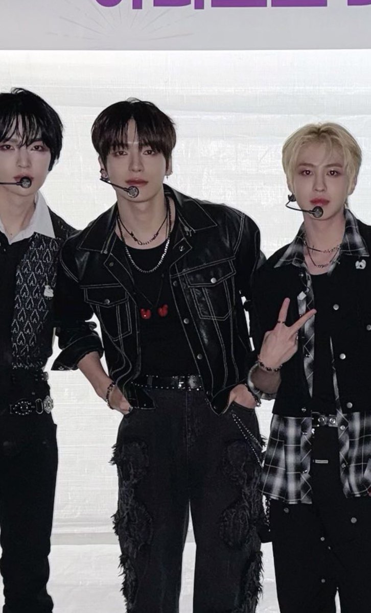 ine7hw's tweet photo. 이날너무너무조앗어
이러고별밤해준게진짜너무너무조앗어 https://t.co/4CXIoOw9Cb