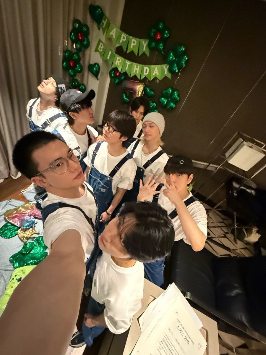 2knowluv's tweet photo. 가끔 이런일이 있어도 내가 스테이인 이유는 변함 없는 것 같음
처음 좋아하게 된 이유도 그렇고 지금까지 좋아해온 시간도 있어서 그냥 쉽게 놓을 마음이 절때 아니라서 그만큼 스키즈 많이 사랑한다고 느껴 좋아한다는 마음 자체는 생각보다 쉽게 안 바뀌더라 ㅎㅎ 나는 앞으로 계속 좋아할게 사랑해 https://t.co/zsIEih6BNF