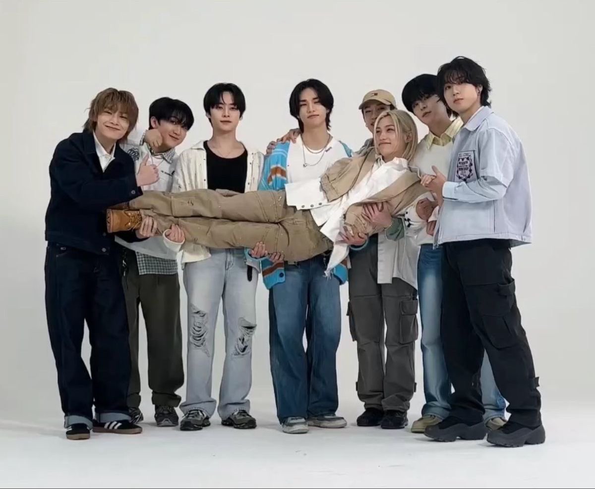 2knowluv's tweet photo. 가끔 이런일이 있어도 내가 스테이인 이유는 변함 없는 것 같음
처음 좋아하게 된 이유도 그렇고 지금까지 좋아해온 시간도 있어서 그냥 쉽게 놓을 마음이 절때 아니라서 그만큼 스키즈 많이 사랑한다고 느껴 좋아한다는 마음 자체는 생각보다 쉽게 안 바뀌더라 ㅎㅎ 나는 앞으로 계속 좋아할게 사랑해 https://t.co/zsIEih6BNF