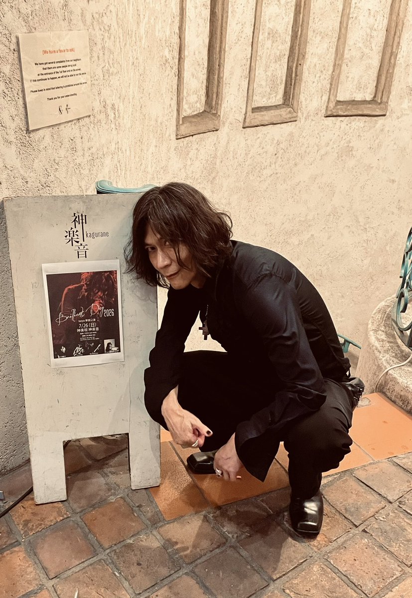 tezya_sight's tweet photo. 単独公演の余韻が冷めぬまま
お陰様で本日
無事に一つ歳を重ねました
年齢非公開にも関わらず
毎年数字入りのケーキでお祝いしてくれる
仲間達に感謝ですw
もう歳は面倒なので早々と
還暦を迎えた事にして
これからは
永遠の60歳を名乗ろうと思いますw
いきなり後輩なる先輩や同じ歳の人
ゴメンなさいw https://t.co/ky4ogVnmHp
