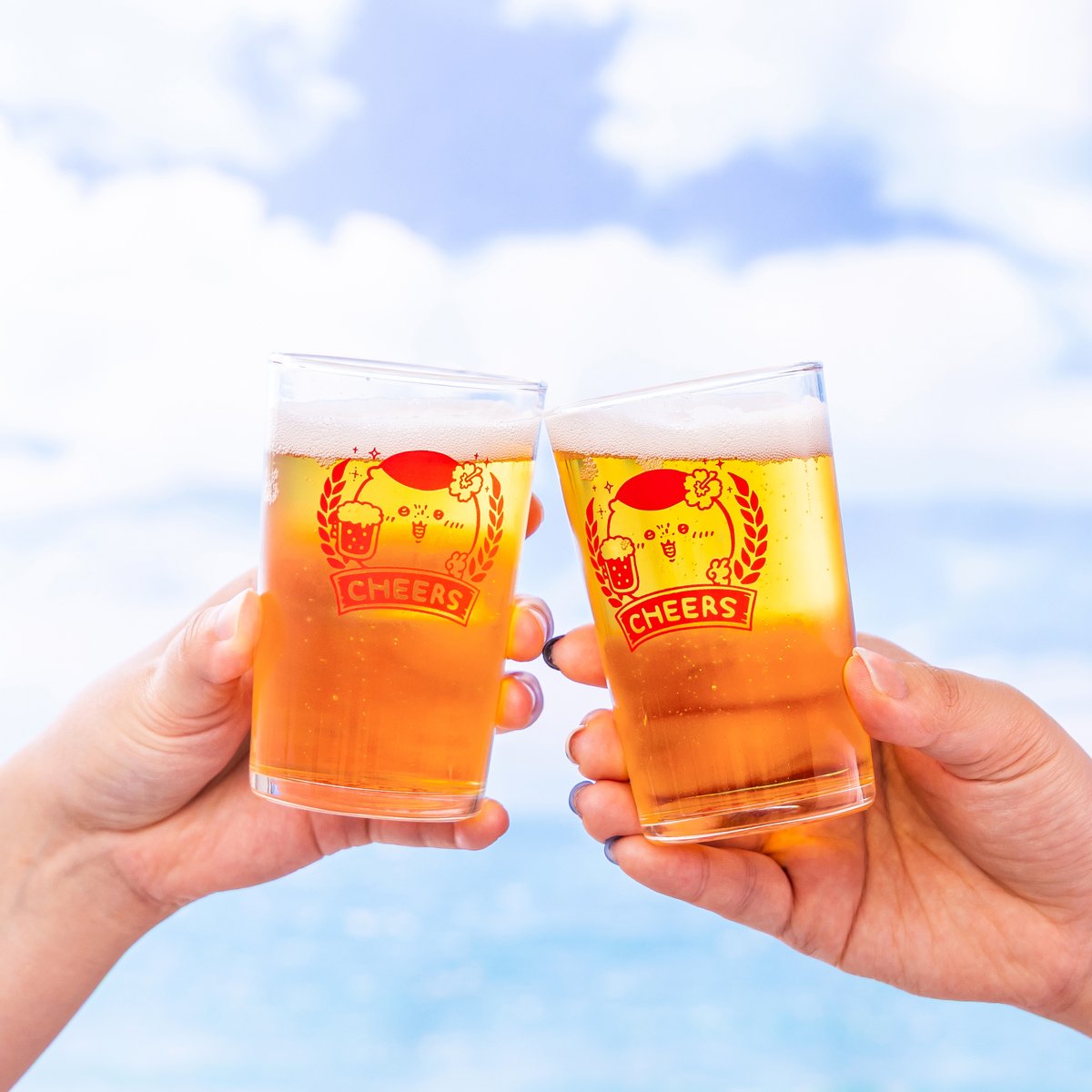 chiikawa_kouhou's tweet photo. 🌺7月28日発売 新商品🍺

『シーサーのおみやげやさん ジョッキグラス（カンパ～イ）』
『シーサーのおみやげやさん カンパイグラス（くりまんじゅう）』

📝お取り扱い
・ちいかわマーケット（オンライン）
・シーサーのおみやげやさん＠沖縄
・シーサーのおみやげやさん出張所@首里城公園敷地内 首里杜館前売店
・シーサーのおみやげやさんPOP UP STORE@小田急百貨店 新宿店
・ちいかわレストラン@沖縄PARCO CITY店

🔍詳細はこちら
https://t.co/sS0ikik2gw

#ちいかわ #シーサーのおみやげやさん