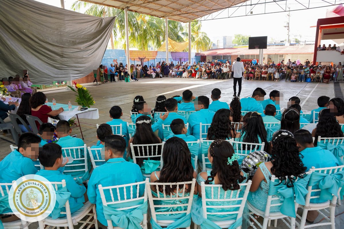 JORGEBRACA's tweet photo. Con mucho gusto acepté la invitación para ser padrino de generación de mis ahora 70 nuevos ahijados de la Escuela Primaria Ramón Mendoza Herrera, ubicada en la colonia Indeco, de nuestro municipio de Centro.

Siempre será un gusto acompañar a las y los estudiantes en un momento tan importante de sus vidas. Les deseo que esta nueva etapa esté llena de aprendizajes, nuevos retos, sueños cumplidos y grandes éxitos.

¡Muchas felicidades a la generación 2020–2026!