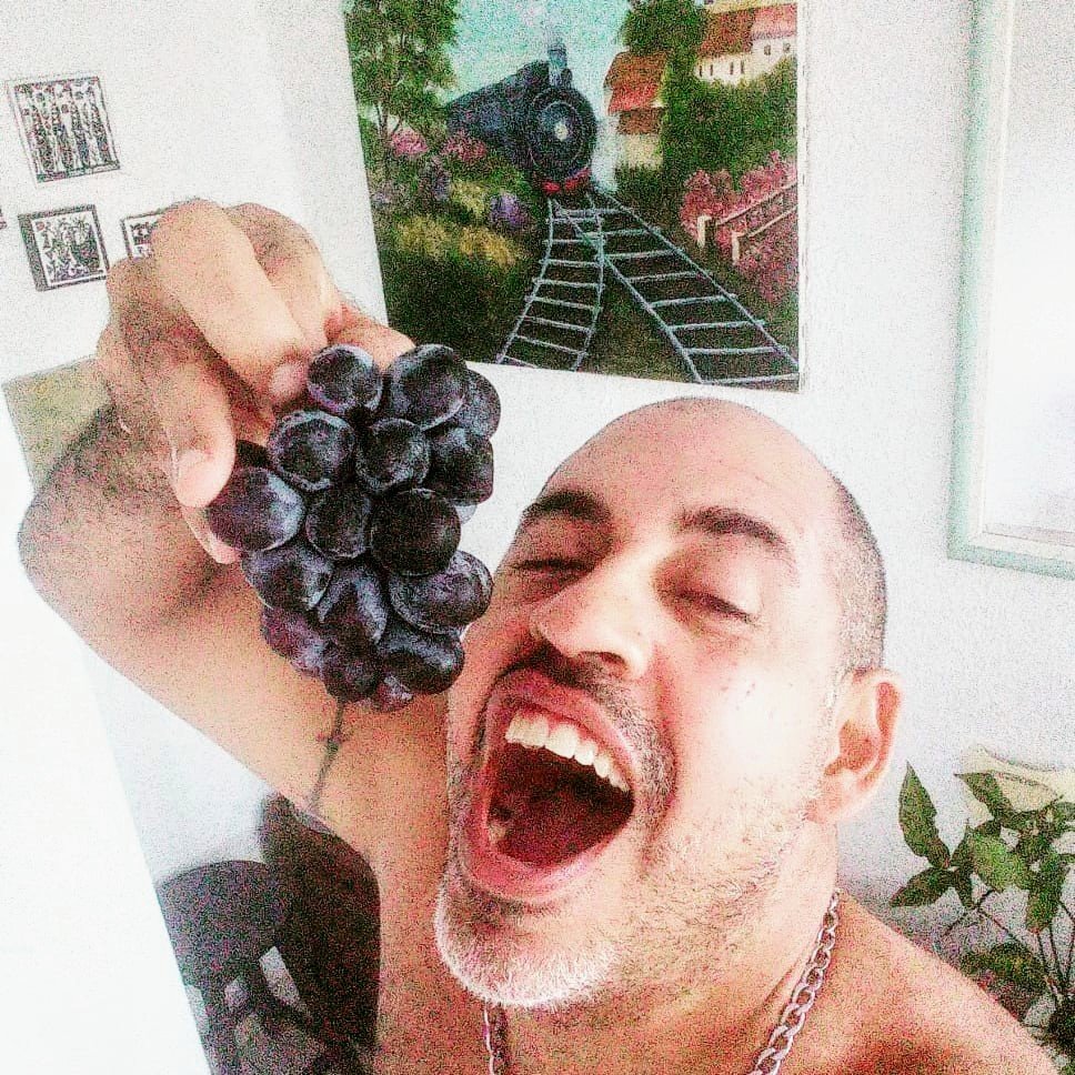 MSantos31118's tweet photo. 🦋Eu sou a raposa 🦊.
E você era as uvas 🍇😛! https://t.co/yiXojMqOv6