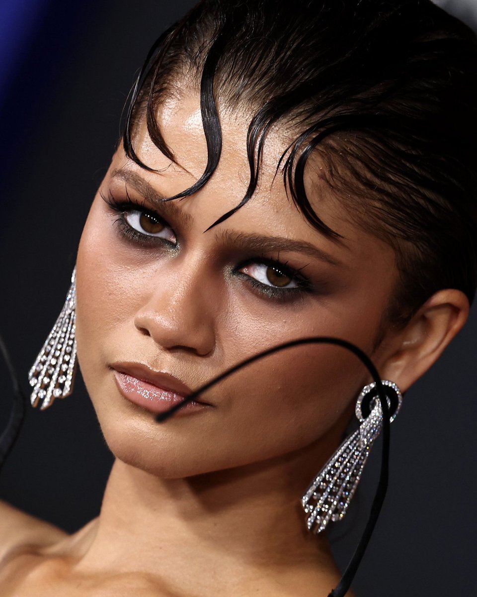 budihurdd's tweet photo. every day i wake up and thank god for zendaya https://t.co/zjqXoM6r1W