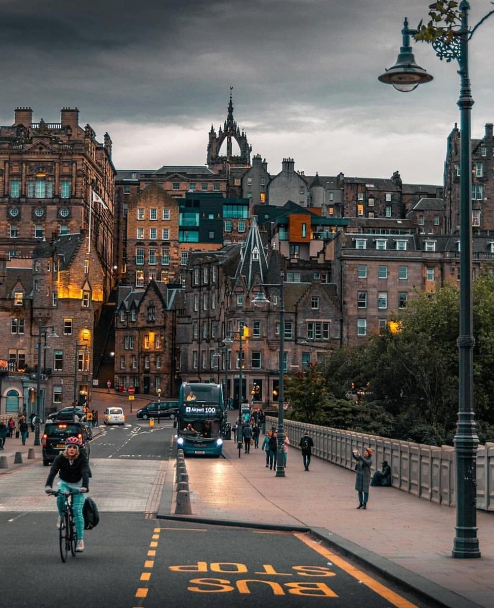 TravelBucketX's tweet photo. Cloudy morning in Edinburg 🏴󠁧󠁢󠁳󠁣󠁴󠁿 https://t.co/MNccrjV2l1