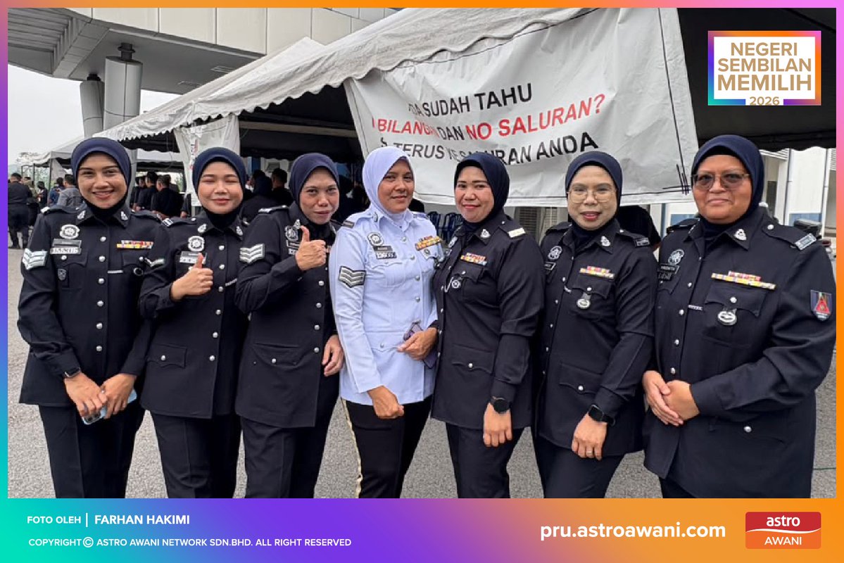 501Awani's tweet photo. Suasana sekitar pusat pengundian awal Dewan Emerald Ibu Pejabat Polis Daerah (IPD) Nilai yang membabitkan pengundi Dewan Undangan Negeri (DUN) Nilai dan DUN Lenggeng hari ini.

Bagi DUN Nilai, seramai 415 anggota polis dan pasangan yang akan menunaikan tanggungjawab mereka manakala DUN Lenggeng mencatatkan 58 orang anggota polis dan pasangan.

#AWANInews #PRNNegeriSembilan #NegeriSembilanMemilih

📸: Farhan Hakimi