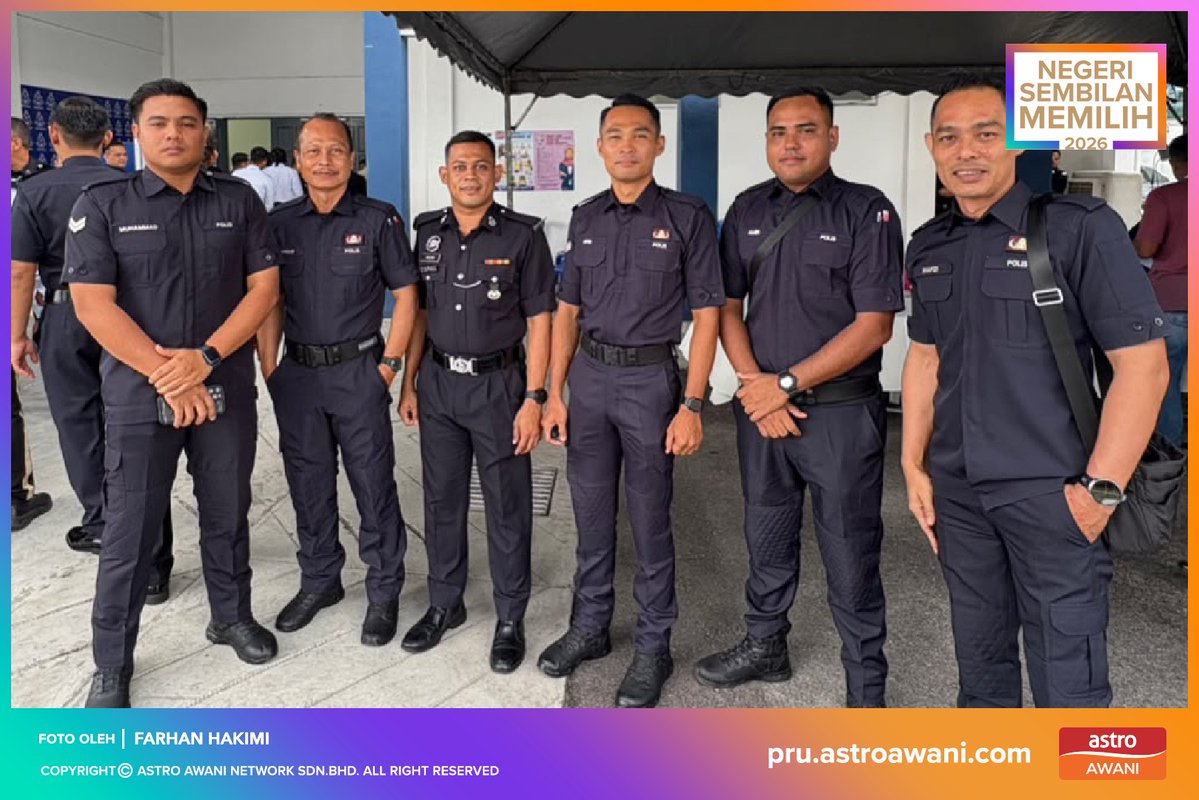 501Awani's tweet photo. Suasana sekitar pusat pengundian awal Dewan Emerald Ibu Pejabat Polis Daerah (IPD) Nilai yang membabitkan pengundi Dewan Undangan Negeri (DUN) Nilai dan DUN Lenggeng hari ini.

Bagi DUN Nilai, seramai 415 anggota polis dan pasangan yang akan menunaikan tanggungjawab mereka manakala DUN Lenggeng mencatatkan 58 orang anggota polis dan pasangan.

#AWANInews #PRNNegeriSembilan #NegeriSembilanMemilih

📸: Farhan Hakimi