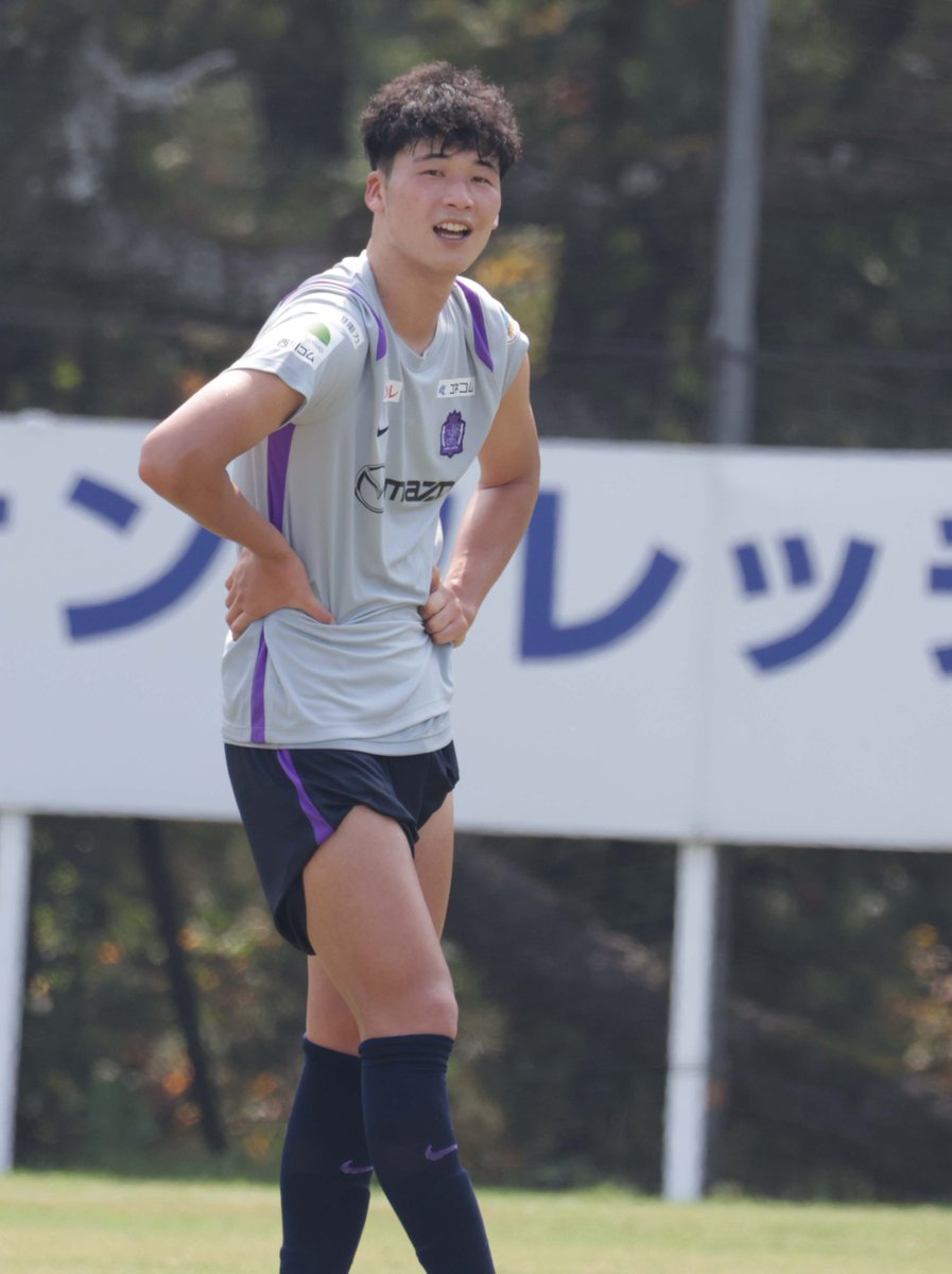 tss_sanfrecce's tweet photo. https://t.co/7E7BWRcxBB
鈴木章斗選手／アレーとはやりやすいし、参考になる
#sanfrecce #宮崎キャンプ https://t.co/7vw68jJKwR