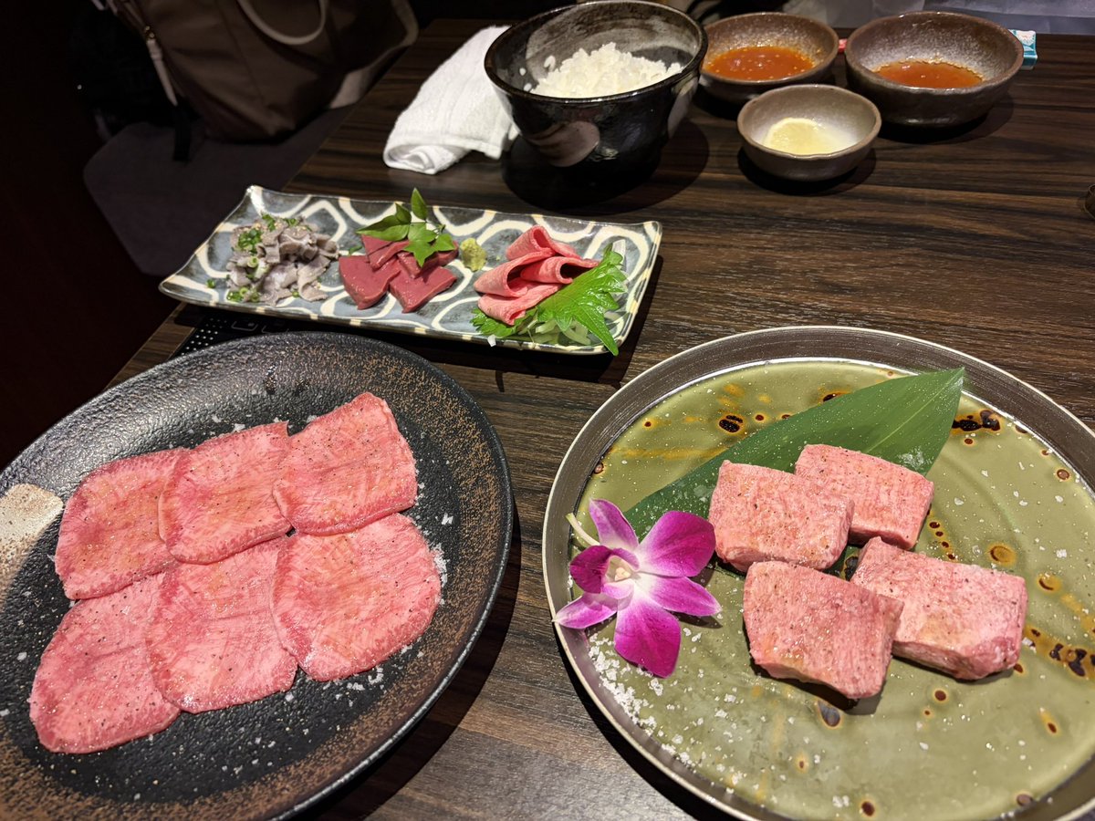 tarantarant's tweet photo. お肉 https://t.co/1GQZ09wuea