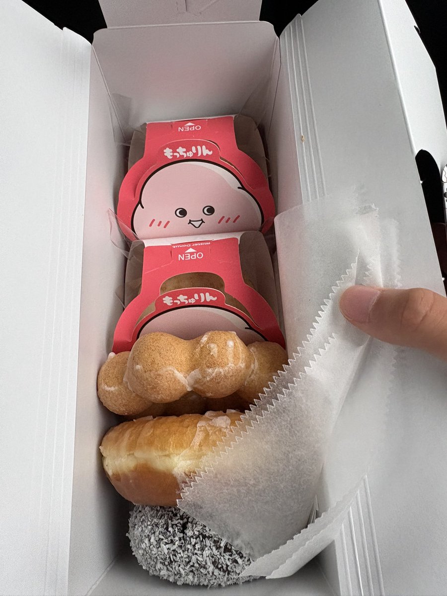 Konachamaru's tweet photo. もっちゅりん売ってた！！
みたらし食べたかった… https://t.co/kYqy2hfgiY