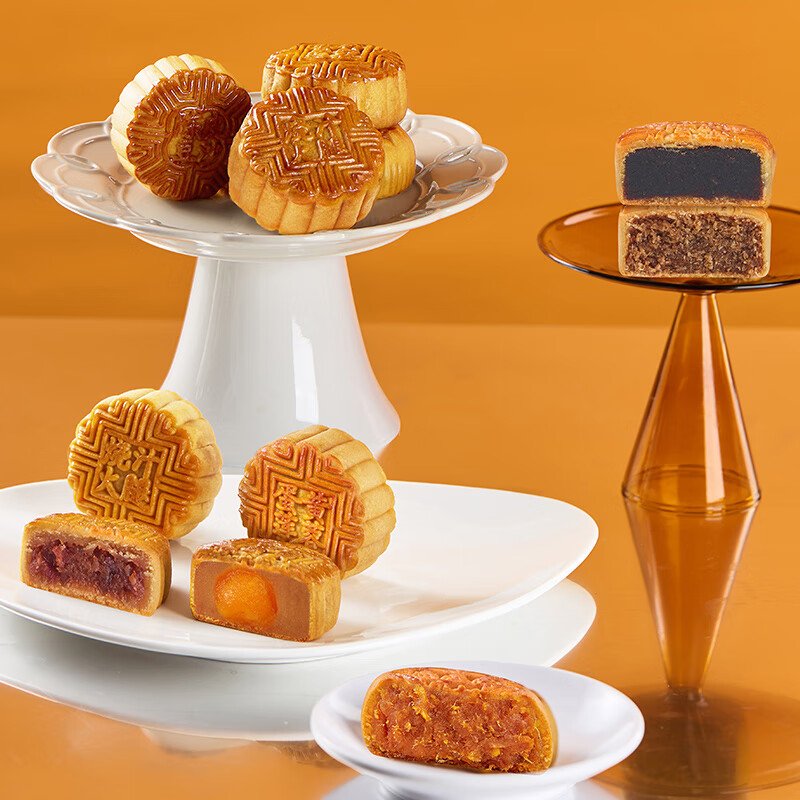 cheldrhksdn's tweet photo. [中秋限定特餐上线！冰皮月饼配流心奶黄甜品，鲜蒸大闸蟹鲜到跺脚，还有专属兔形餐具，快约饭啦]， https://t.co/YqBLnF9Bx5