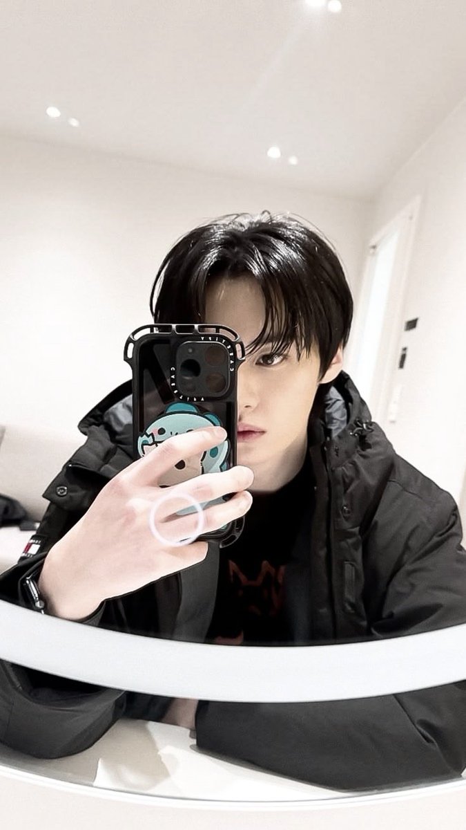 Pusheentries's tweet photo. Skz AU! || ¿Qué hago? 

Mnh lleva años dándole consejos a sus amigos para que se conquisten entre sí mientras él mismo trata de resolver que está pasando con su vida amorosa.

Un círculo amoroso del que Mnh solo sabe de su existencia... https://t.co/XydtcZNwbC