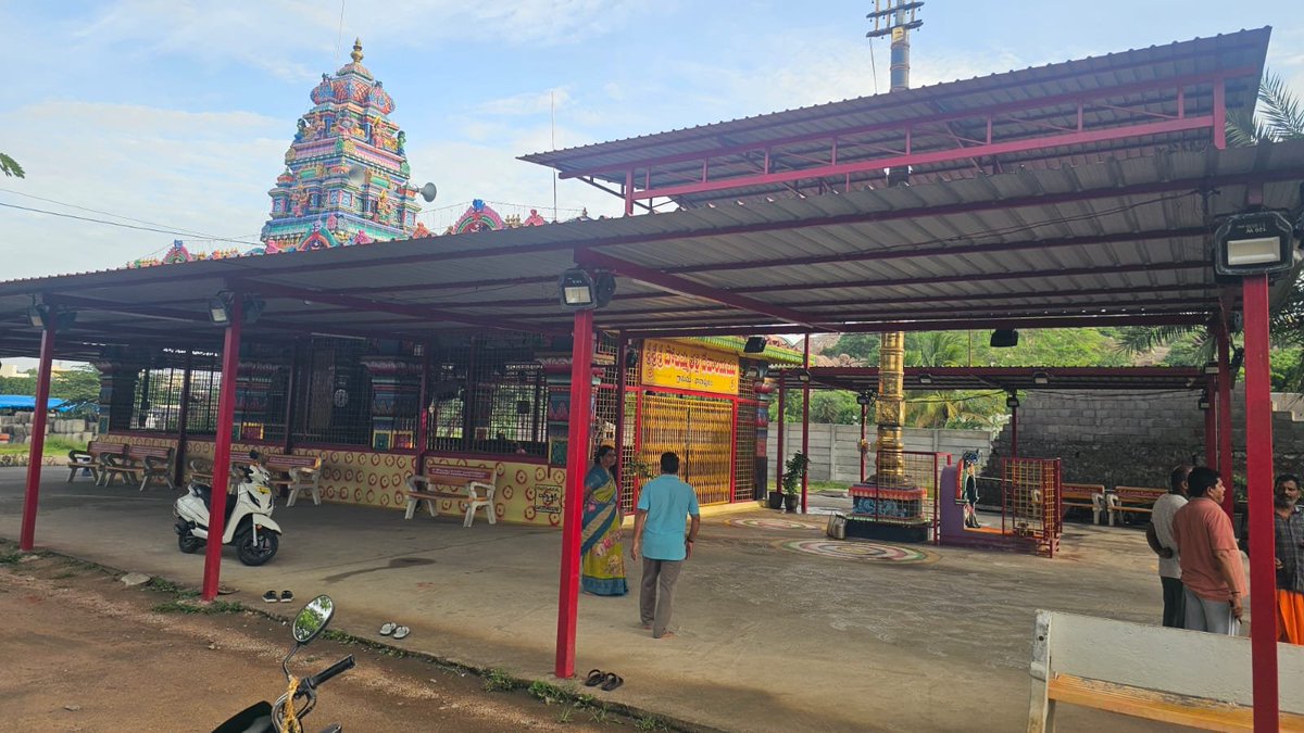 NewsMeter_In's tweet photo. #Templerobbery in #Hyderabad: #Goldornaments, #hundi worth ₹20 lakh stolen from #PochammaTemple

Thieves created havoc at the Sri Sri Sri Pochamma Temple in Khanapur late Monday night, making away with the temple hundi, gold ornaments adorning the deity, #silver jewellery, other valuables, and even the #CCTV DVR to erase evidence.

The temple committee estimates that property and valuables worth over ₹20 lakh were stolen or damaged. 

Committee members suspect the theft may have been carried out by people familiar with the temple and its surroundings.

A complaint has been lodged with the #Narsingi Police, who have launched an #investigation.

#Hyderabad #TempleTheft #Crime #Narsingi #Telangana