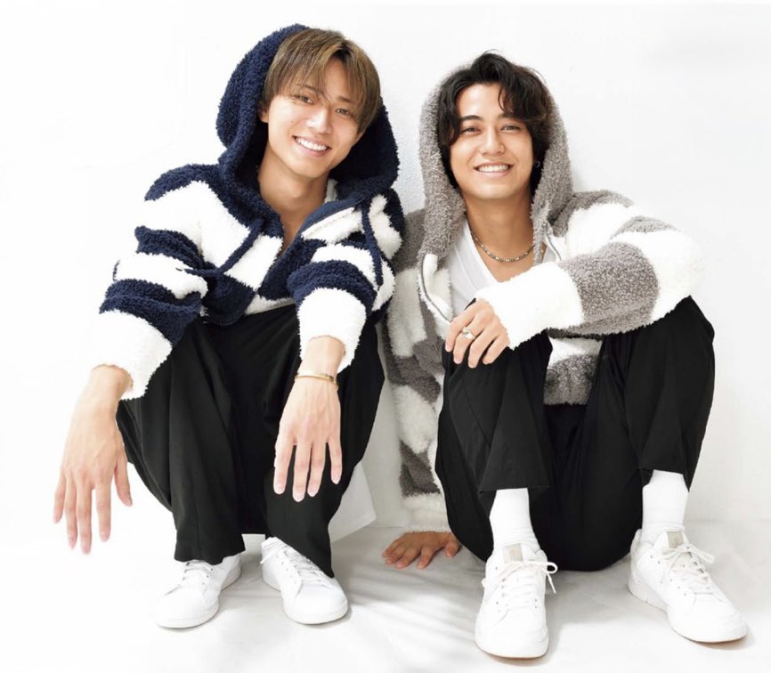 tnrrrk's tweet photo. HAPPYバレンタインBOOK もこもこ密着ショット
#永瀬廉 #髙橋海人 https://t.co/8zl77OqQBU