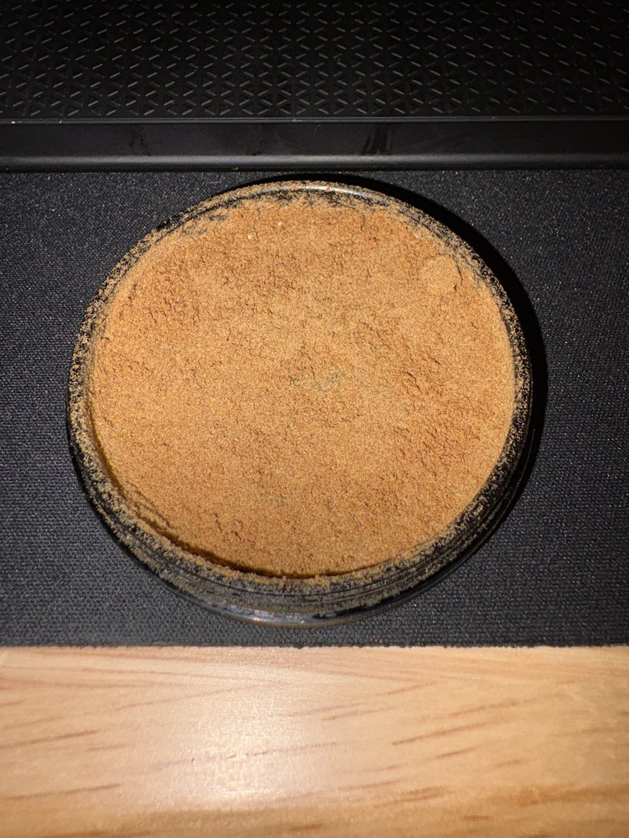 airpippens's tweet photo. should i smoke this pre-covid era kief? https://t.co/gPbiQuqS81