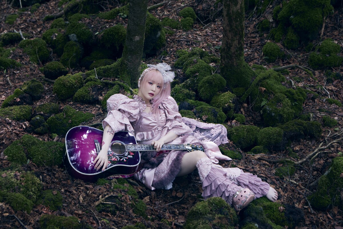 natalie_mu's tweet photo. 大森靖子のBABY! PINK! MUSIC! 
新アルバムの収録内容解禁
CD盤パッケージはまるでクッキー缶🍪
https://t.co/B2fQLg51zg

山崎育三郎「光のない方へ」や
花譜「代替嬉々」のセルフカバー、
「新宿」の一部歌詞とアレンジを変えた
「新宿2026」など収録

#大森靖子 https://t.co/HF1OaRe9qC