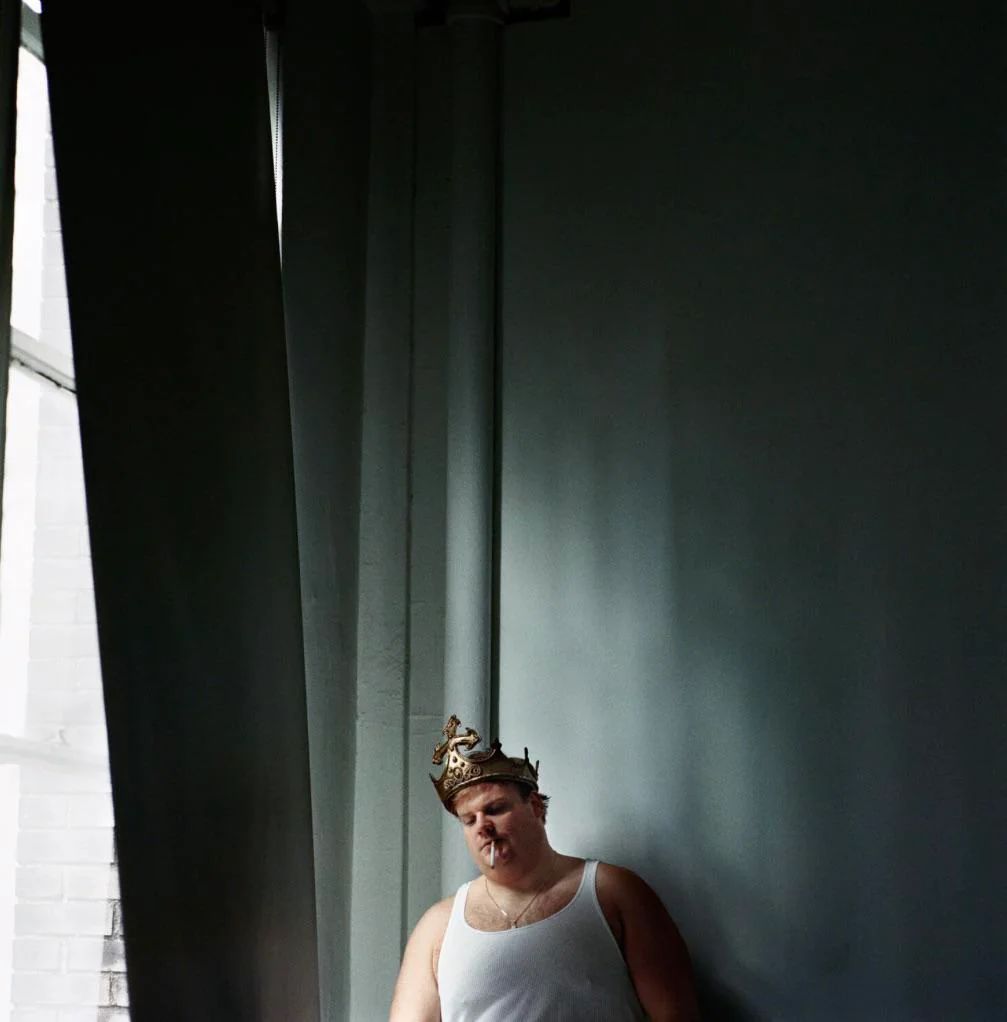 fasc1nate's tweet photo. Chris Farley photoshoot from 1994.

Interesting historical photos: https://t.co/VL9mxUrlIW https://t.co/zUNF8HSH8o