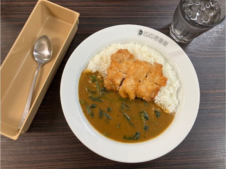 curryichibanya's tweet photo. 今日はこのカレーを食べると決めていました🍛
「パリパリチキンカレー」＋「ハーフほうれん草」🌿

2辛です✌

#なにわの日
#ココイチ https://t.co/SYrQRaPBFX