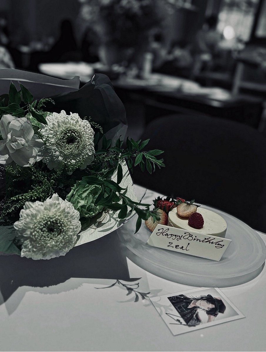 zeealsan's tweet photo. 去年誕生日当日にシャドバンされて検索乗らなかったので、今年に載せる🎂

 #ジールみて https://t.co/ele79mVJj3