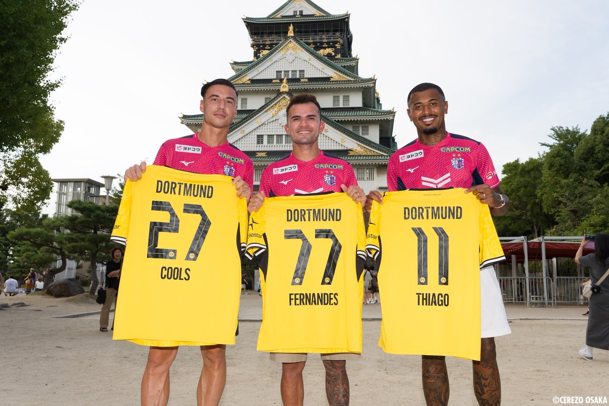 crz_official's tweet photo. 🌸BVB大阪歓迎アクティビティ🐝

大阪城では両チーム選手と #丸橋祐介 アンバサダーがエレクトリックカーに乗車、大阪城内を巡り、天守閣見学🏯歴史や文化に触れながら、クラブの垣根を越えた交流に✨BVBからはユニフォームもいただき思い出のひとときとなりました🙌

#ドルトムント
#セレッソ大阪 https://t.co/6Gh3LiARnL