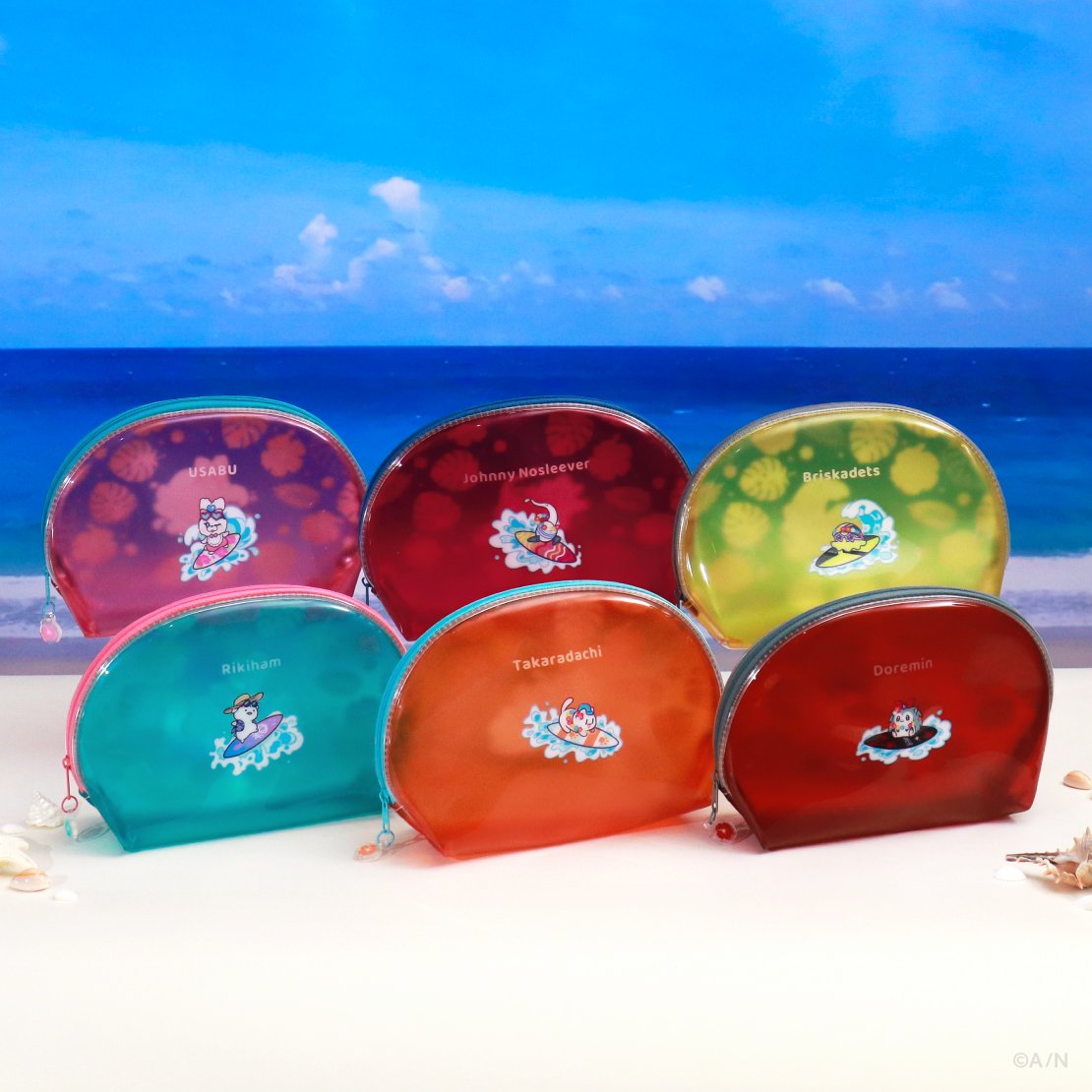 NIJISANJI_World's tweet photo. 【#NIJISANJILittleSunshine Merch Details ���】

Colorful Clear Pouches hold lots of your stuff ✨
Mascot Outfit for you NIJI Puppets are adorably dangerous!

Store:
https://t.co/UShtOpNUpu 
#NIJISANJI_EN https://t.co/6Km8OAuIsb