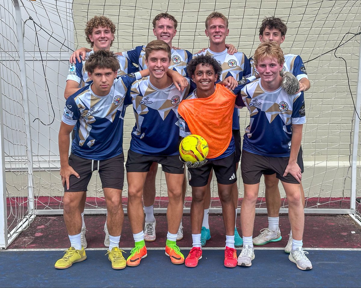 LakerSoccer's tweet photo. SOL WEEK 4
We wrapped up another fun season at SOL of the Cities.  Congrats to the Roosevelt on winning the title this summer! 

Proud to be part of @solofthecities and  proud of the 27 different players that were involved this summer...well done gentlemen! #LakerPride https://t.co/qWVDfxUcoi