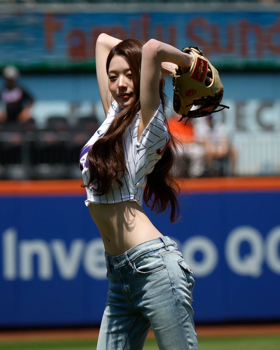 gf_eastern0116's tweet photo. 260728 johnnyfoto (Photographer) Instagram Update with Wonyoung

#kpop #ive #jangwonyoung throws out the first pitch in perfect form at #mets #dodgers game @upi @canonusa

https://t.co/aIMazIPpRg
#장원영 #원영 #JangWonyoung #WONYOUNG #IVE #아이브 @IVEstarship https://t.co/uaFvQvbflf