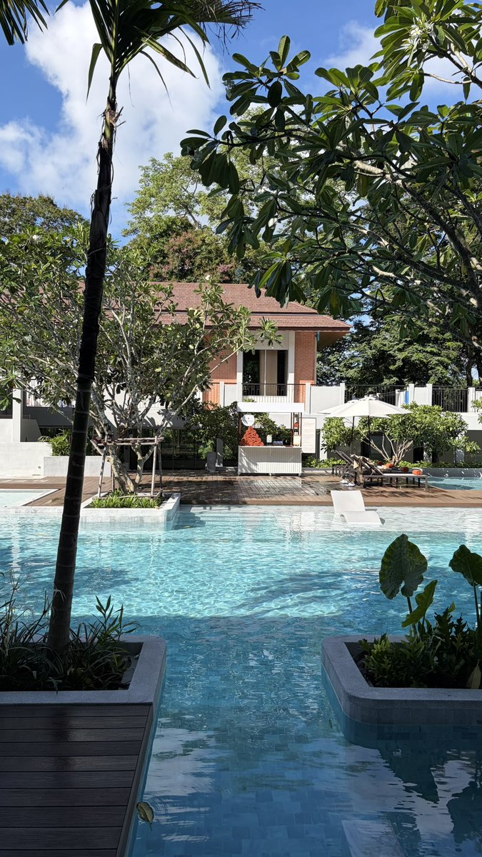 OUAUDAYOFF's tweet photo. เชียงรายคือโคตรจะดี โรงแรมใหม่ space สวยมาก ห้องดี เจอร้านกาแฟน่ารักๆ กาแฟราคาดี คั่วกาแฟเอง โดยรวมละเชียงรายสุดชิล ในราคาดีๆ เลิ้ปมากๆ เดี๋ยวมาแนะนำโลเคชั้นให้นะ 🤍 https://t.co/6GWcj1x5Vu