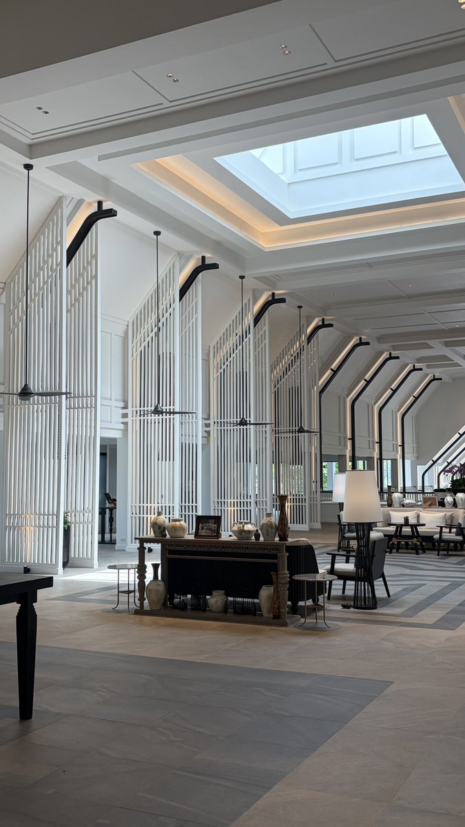 OUAUDAYOFF's tweet photo. เชียงรายคือโคตรจะดี โรงแรมใหม่ space สวยมาก ห้องดี เจอร้านกาแฟน่ารักๆ กาแฟราคาดี คั่วกาแฟเอง โดยรวมละเชียงรายสุดชิล ในราคาดีๆ เลิ้ปมากๆ เดี๋ยวมาแนะนำโลเคชั้นให้นะ 🤍 https://t.co/6GWcj1x5Vu