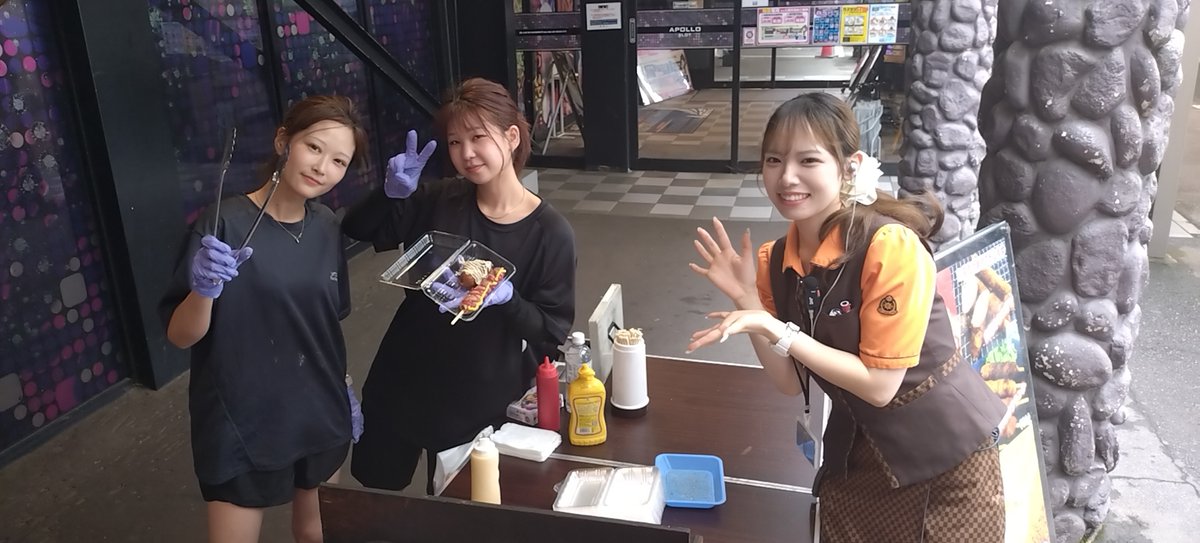 DsgCity's tweet photo. 本日の屋台は選べる肉巻きを販売🍖🍖🍖
お昼にいかがですか❤️❤️❤️

【景品入荷】
サミートロフィー
アクリルコレクション全５種🎶

７月もラストスパート🚀
メガシティでお楽しみ下さい‼️ https://t.co/YVEMcgMqLd
