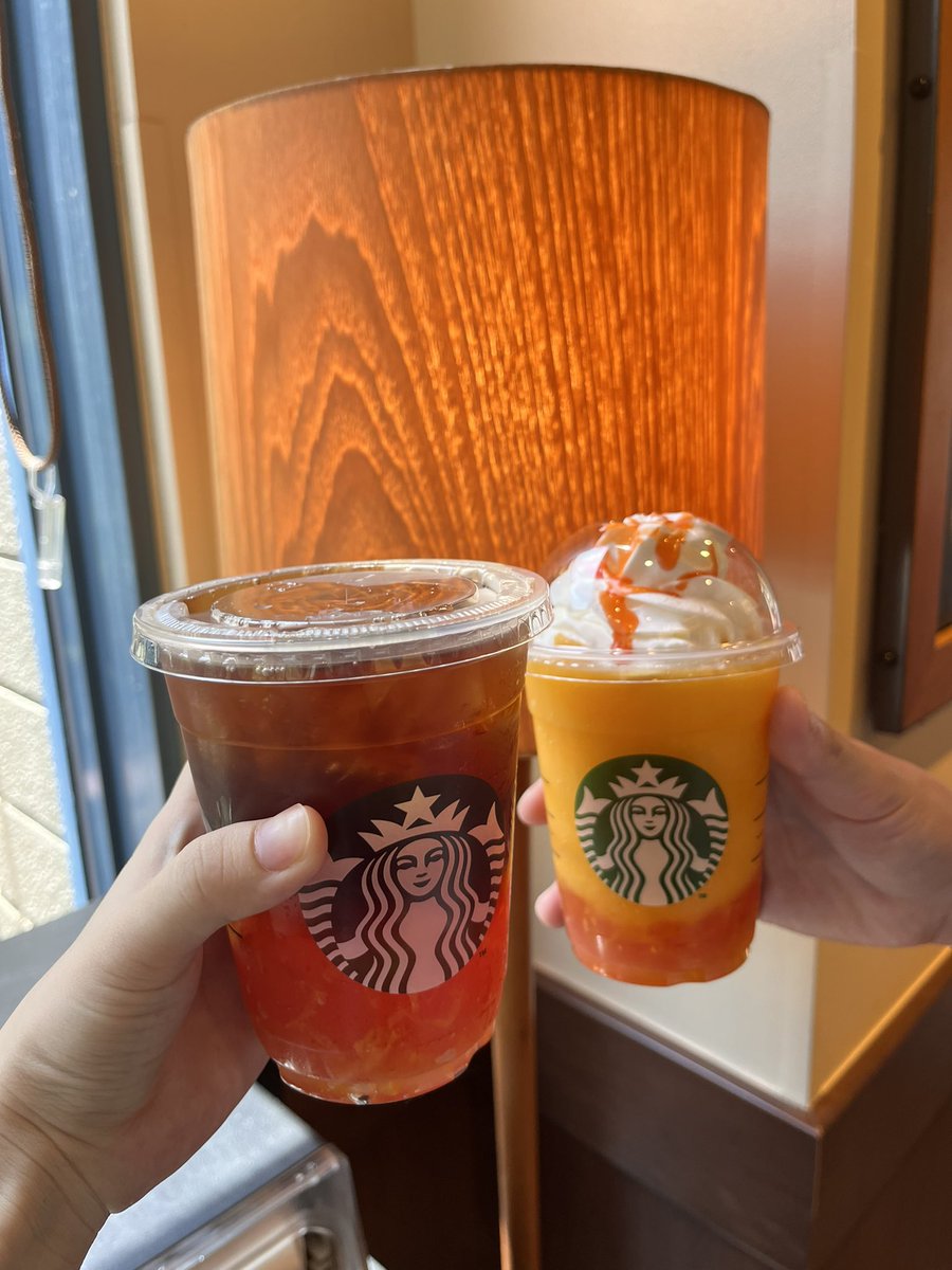 ilovegun19's tweet photo. 昨日飲んだスタバのオレンジマンゴーのやつ
美味しかった🍊🥭 https://t.co/pOGPWbpmiT