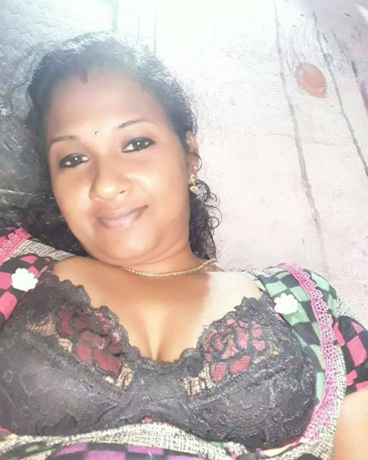 marco98jansen98's tweet photo. Frnds ; machaan innaikki group la oru item aunty photo anuppirukkaanga daa..rate kekkava machan 

After saw that pic &amp; realize that is my mom 
My mindvoice ; ( arippeduthu alaiyura pola amma ...sari enna nadakuthu paapom )

Me ; ama machaan semma kattai daa...worth aunty da https://t.co/ILIINXMZEW