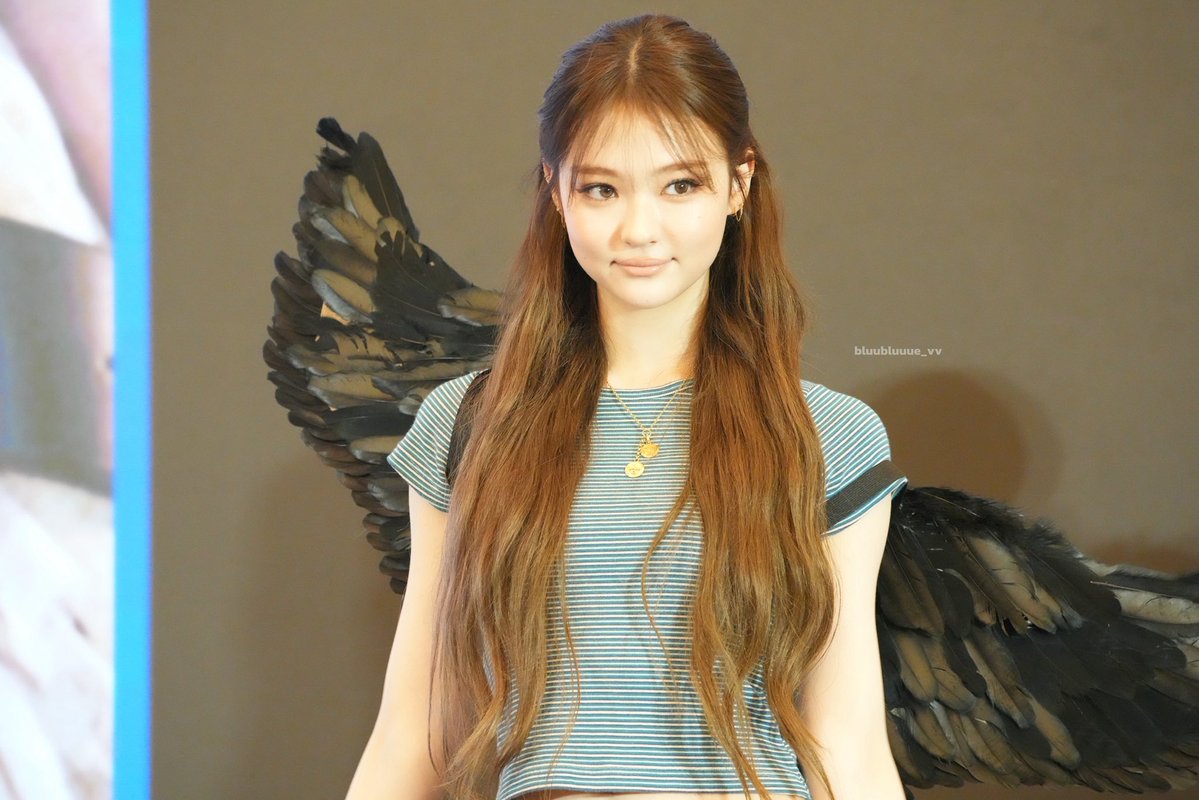 bluubluue_vv's tweet photo. 20260727 BEIJING ppmq

 #MEOVV #미야오 #ミヤオ #NARIN #나린 #ナリン https://t.co/sTZYr90lp2