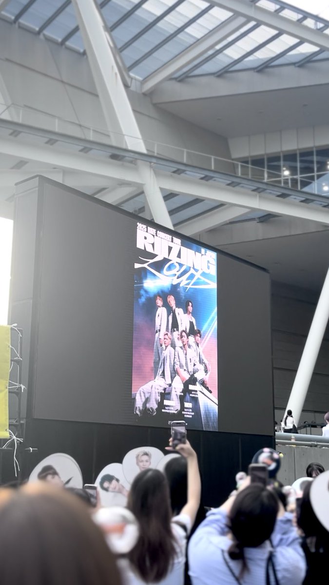 3lq___'s tweet photo. ♡250724♡

2025 RIIZE CONCERT TOUR 
RIIZING LOUD IN JAPAN 🎀🩵 https://t.co/qTJBumZGcB