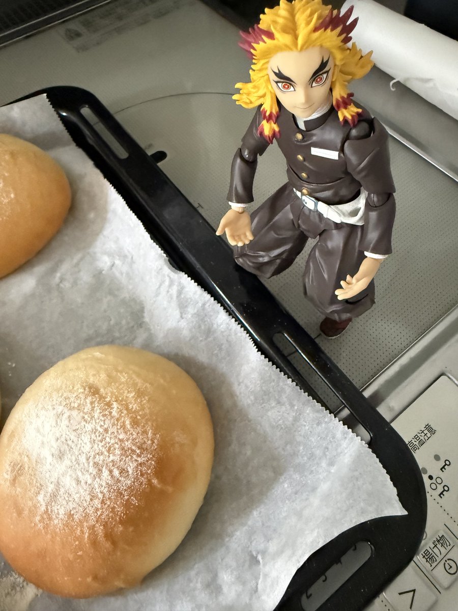 q0_0p1045's tweet photo. 🔥ん?白パンか?
ハイ、焼きすぎちゃいました😭
#煉獄杏寿郎
#buzzmod
#鬼滅の刃 https://t.co/1038VzL4T8
