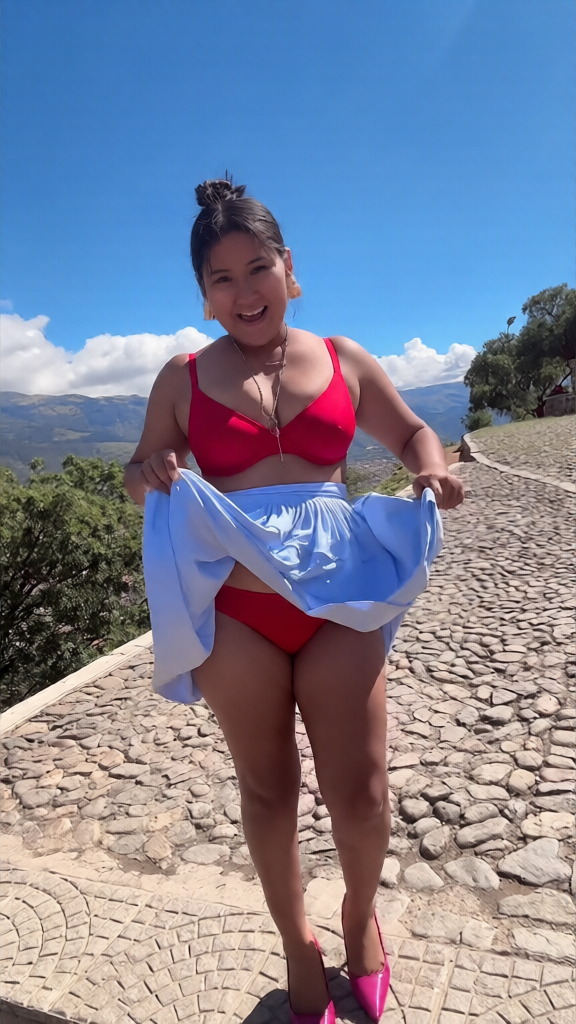 SoyTuCholita's tweet photo. Cuando hace calor me caliento mucho 🍑🔥 https://t.co/KsYP1eNwyf