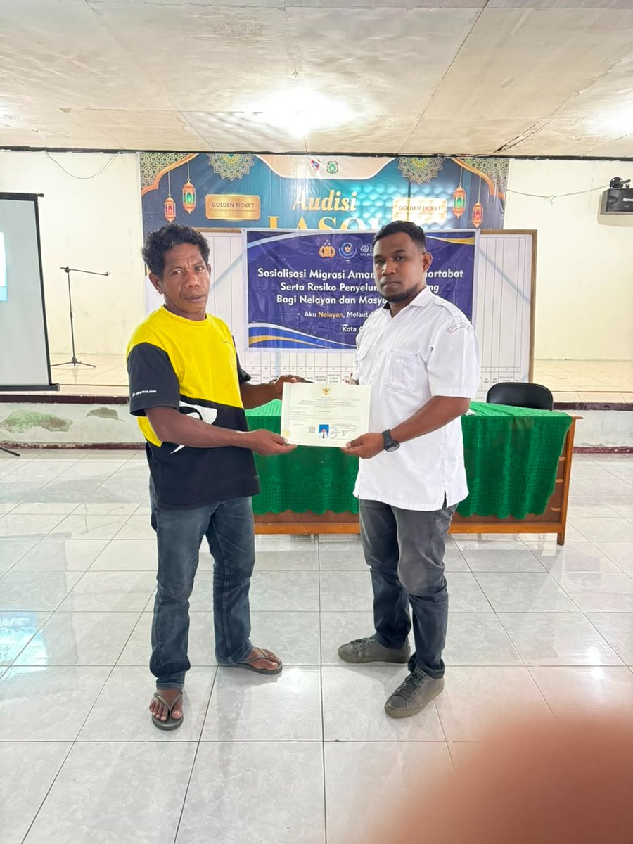 hendry_ambon's tweet photo. Senin, 20 Juli 2026. Hendry,  Luhkan Kota Ambon. Sosialisasi Peran Nelayan &amp; Masyarakat Pesisir dalan Mencegah &amp; Memberantas Penyelundupan Orang serta Penyerahan SKN bagi Nelayan di Negeri Laha Kecamatan Teluk Ambon Kota Ambon https://t.co/rmTgOJzmAu