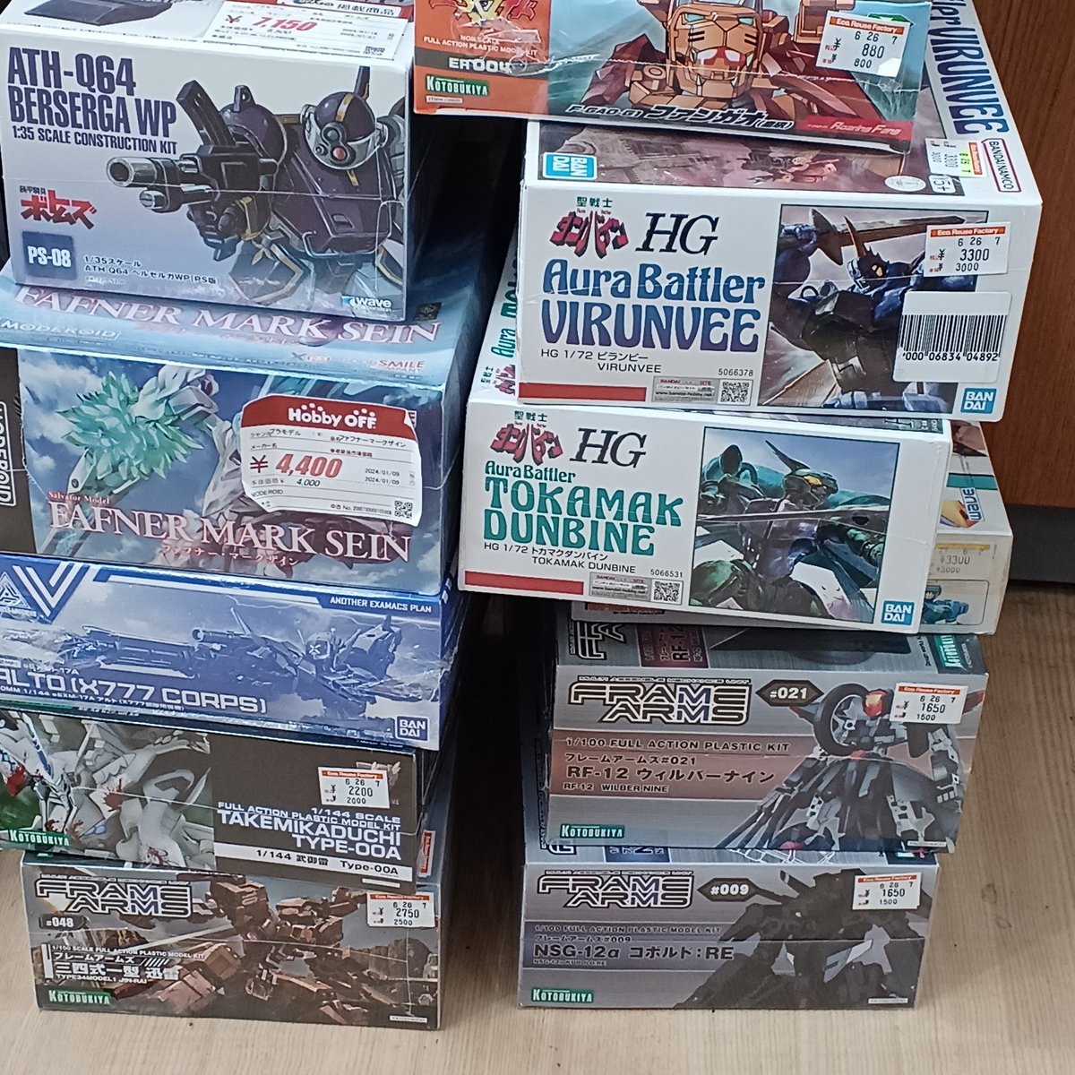 inagi5507's tweet photo. コチラのプラモたちの値段をお下げ致しました！！
レジ前にて展開中です！！

早いもの勝ちですので興味のある方はお早めにお越しください！ https://t.co/NzQ3gfrPmi