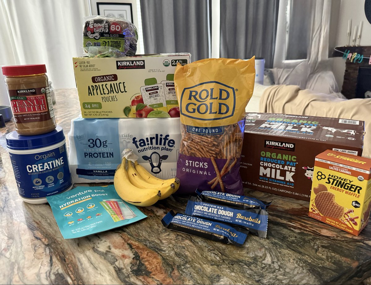 leojohn_83's tweet photo. Pre/post practice fuel for the week 🍌🍏🥛💪🏼 https://t.co/20A10AX22x