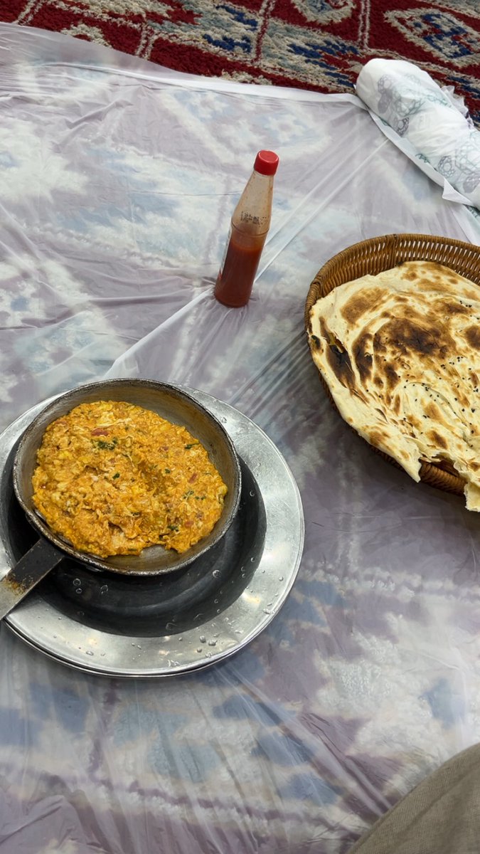 nipihipi's tweet photo. كنا نجي هنا ايام الاختبارات بالمتوسطه وكان فيه شايب يمني نسميه الكيوت يشبه ذا شف شف
الزبده جا يوم حسيت ان سوالفي خلصت قمت وطلعت اشاعه بالمدرسه انه رجع اليمن وصار حوثي خلاص ماعاد هو كيوت زي اول https://t.co/qcx6L4xyhQ