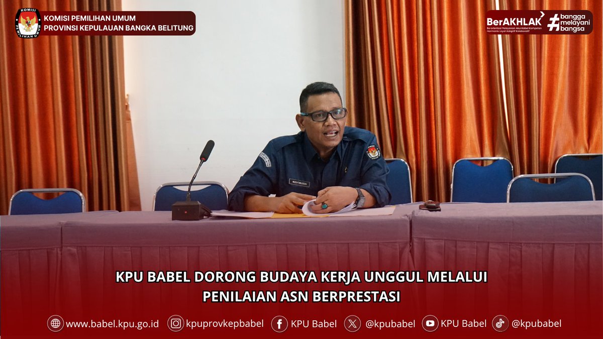 KPUBabel's tweet photo. #SeperadikPemilih Dalam upaya membangun budaya kerja yang berorientasi pada kinerja dan profesionalisme, KPU Provinsi Kepulauan Bangka Belitung menggelar Rapat Penilaian Aparatur Sipil Negara (ASN) Berprestasi (Terbaik) Tahun 2026. (28/7/2026)

#KPUBabel #KPUMelayani https://t.co/vECKK8vcKo