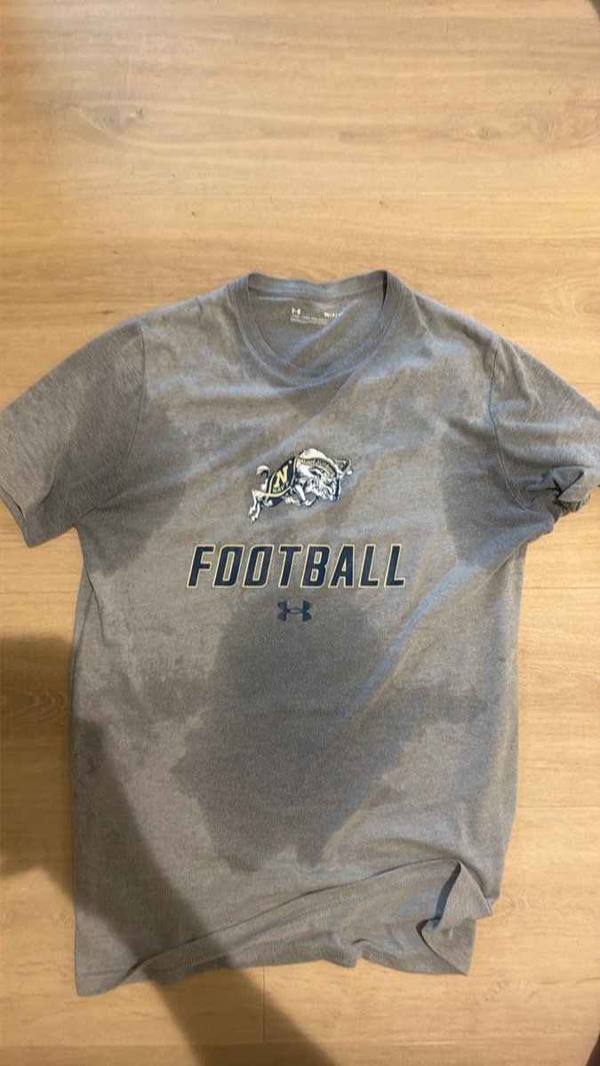 Briggscharp's tweet photo. I love working out after long practices and especially when no one’s watching. being great ≠ being comfortable. I’ll do anything to win CIF and state this year!!
#CO28 #Reciever #RealDeal #Shiner https://t.co/oU8D09i1Uc