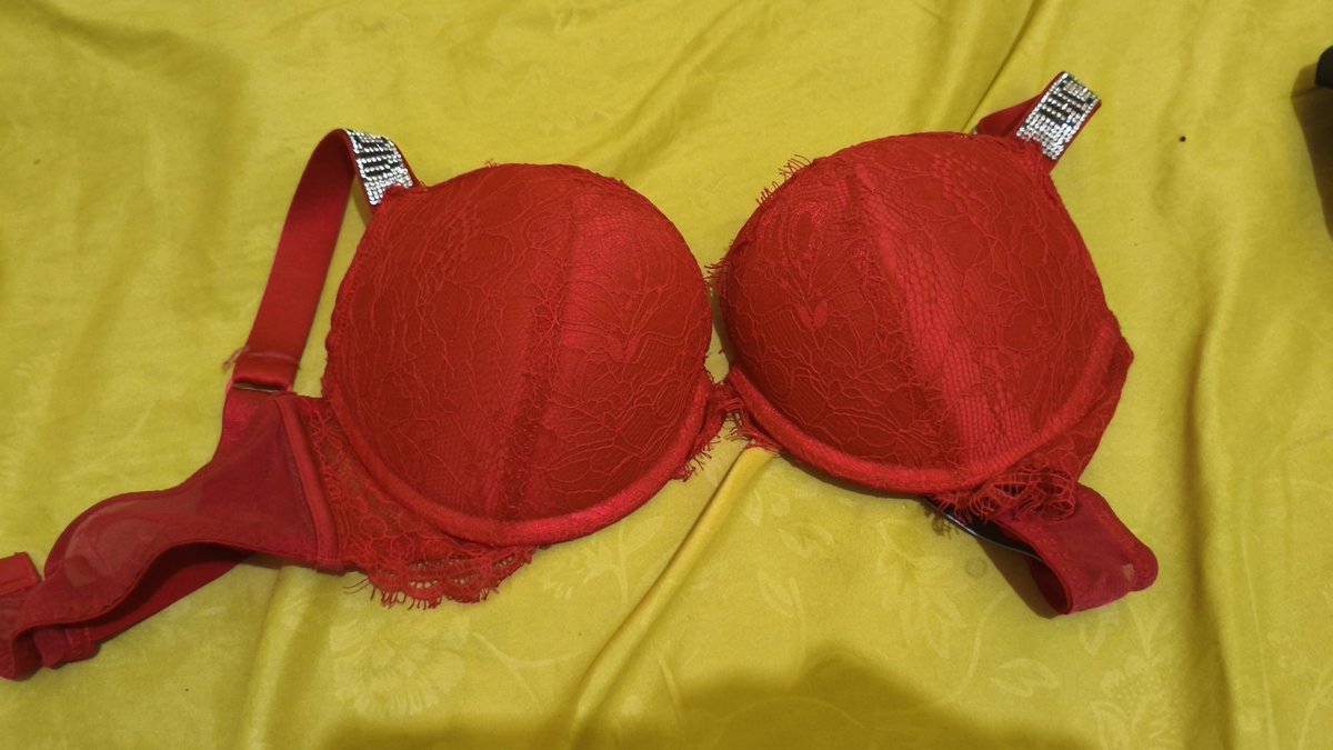 h52162347's tweet photo. Victoria secret punya cici cici baunya wangi https://t.co/5NYGUQirsV