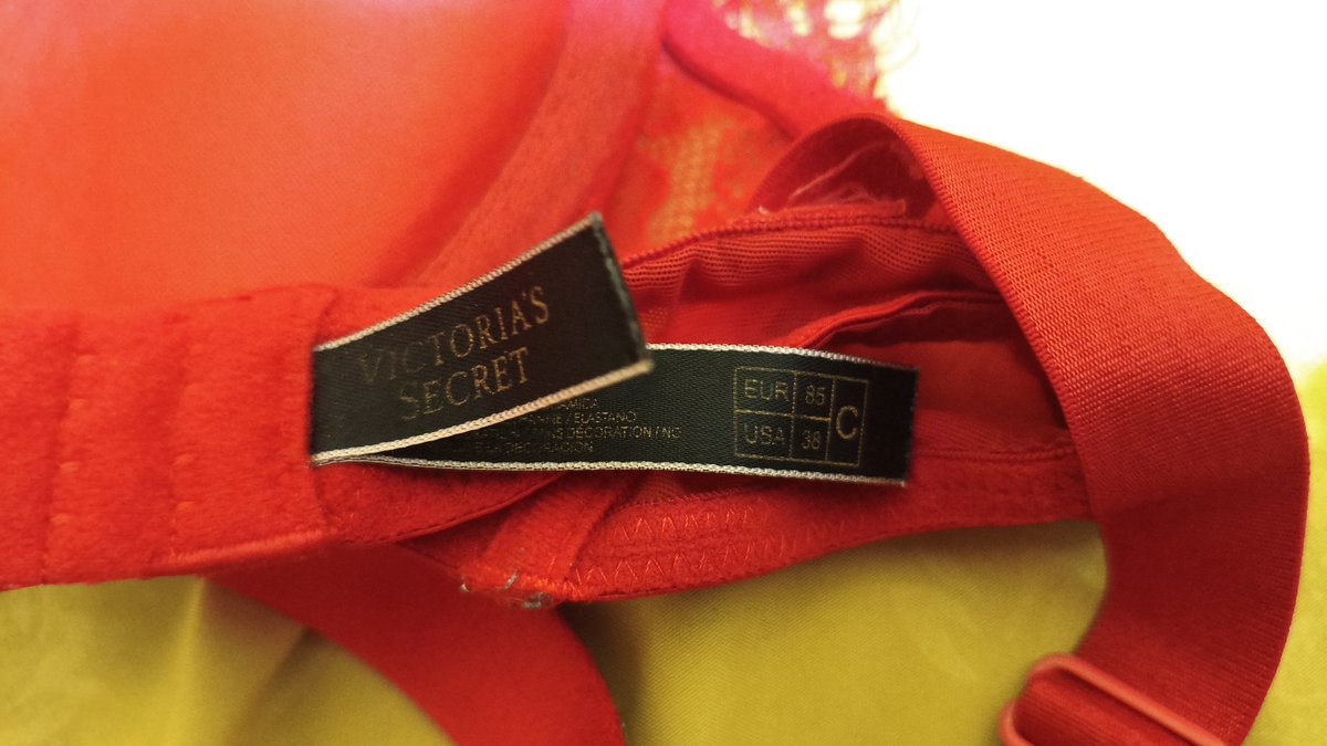 h52162347's tweet photo. Victoria secret punya cici cici baunya wangi https://t.co/5NYGUQirsV
