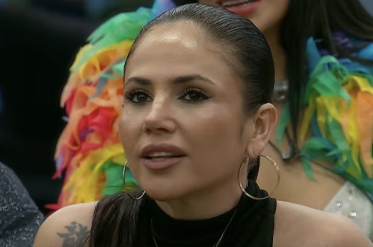 daniela18suarez's tweet photo. Se fue la chorra y se fue la planta todo es felicidad 
#granhermano https://t.co/GLfpPvV4sY