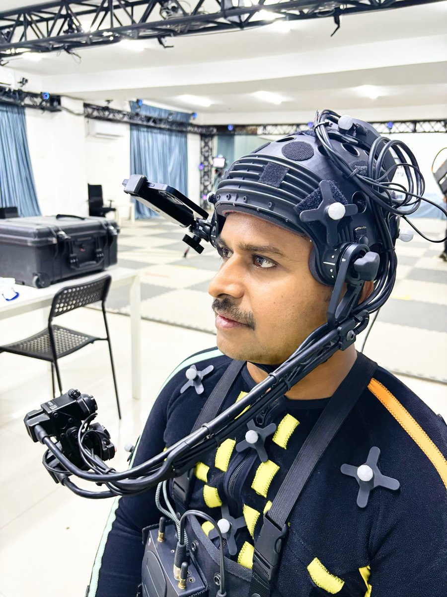 AppleArtsStudio's tweet photo. R&amp;D in progress.

Full-Body Motion Capture.
Finger Capture.
Technoprops HMC.

Building Human Motion Data and Motion Capture Data for Robotics.

#MotionCapture #HumanMotionData #RobotTrainingData #EmbodiedAI https://t.co/wOdjExKhs0
