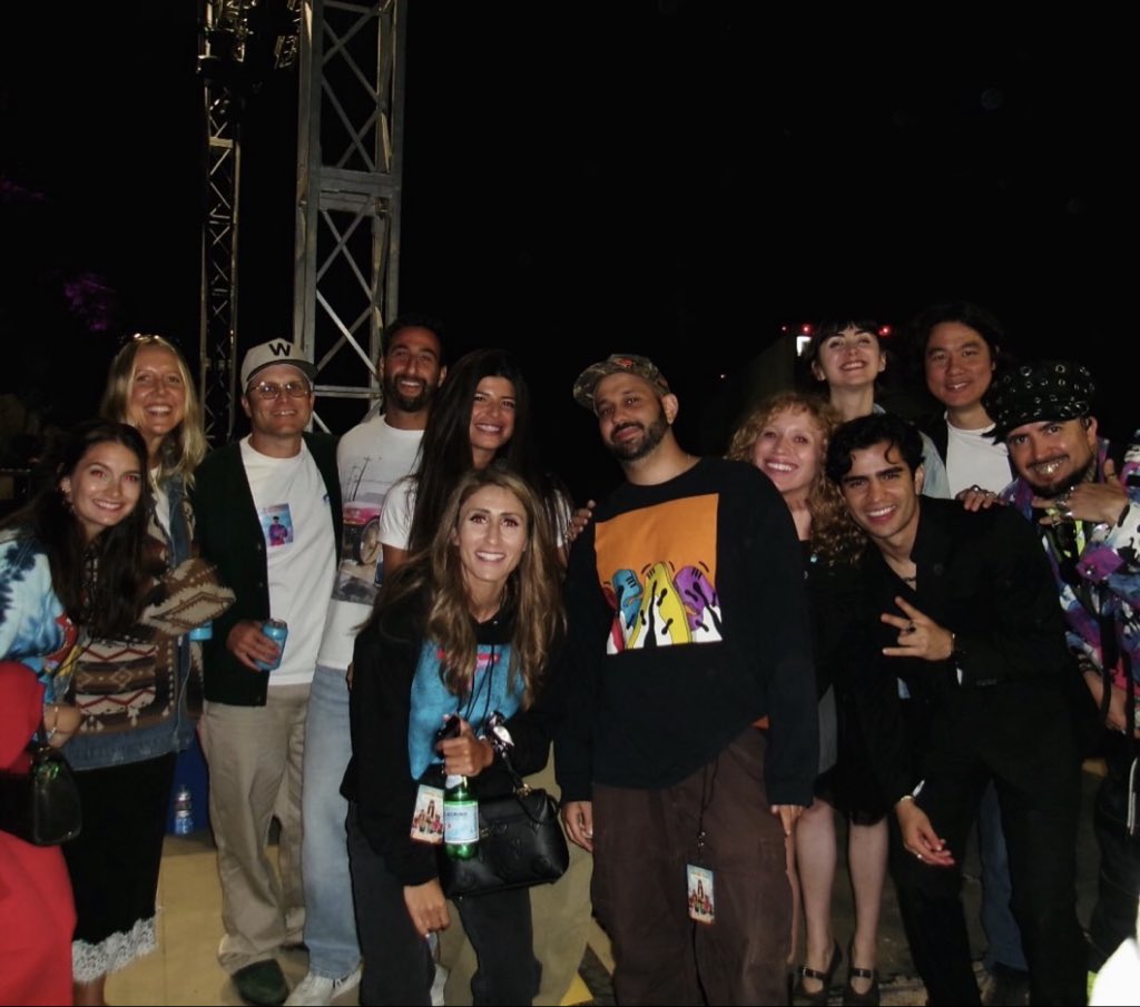 lupjim94's tweet photo. Más fotitos de Aarón en California con los amigos de Oliver. 

#AaronMercury #AARONATION https://t.co/l4UTjvEbhl