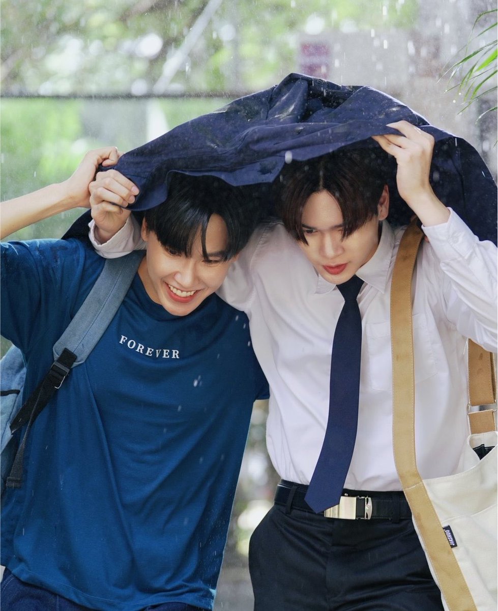 JuMarkMoMarshal's tweet photo. JuniorMark vs FaifaWine ☔️ 🌧️ there’s no difference because both characters stole my heart ✨

— @jnnrrs @Markjrtn https://t.co/otzwCG3hve