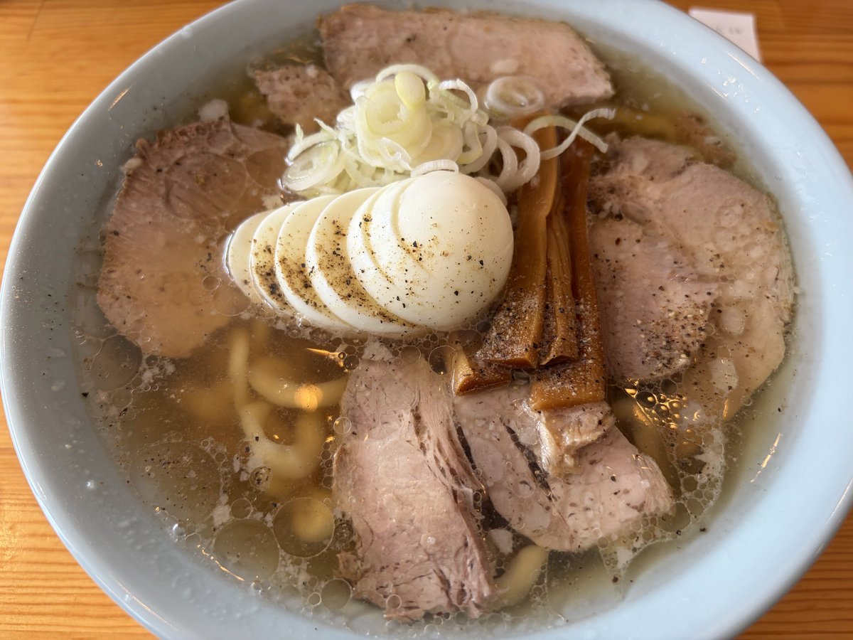 5g_a6's tweet photo. 東根市神町西 中華そばヨッチャン
中華そば 890円

冷やし中華やってるかと思って来ましたが、メニューにありませんでした🍜🙅‍♀️
配膳時に仲居さんに聞いたら、限定メニュー(1,200円)が冷やし中華なんだって〜😅😅😅
次回は限定メニューに決定です☝️(^O^) https://t.co/WlxWEmuukz